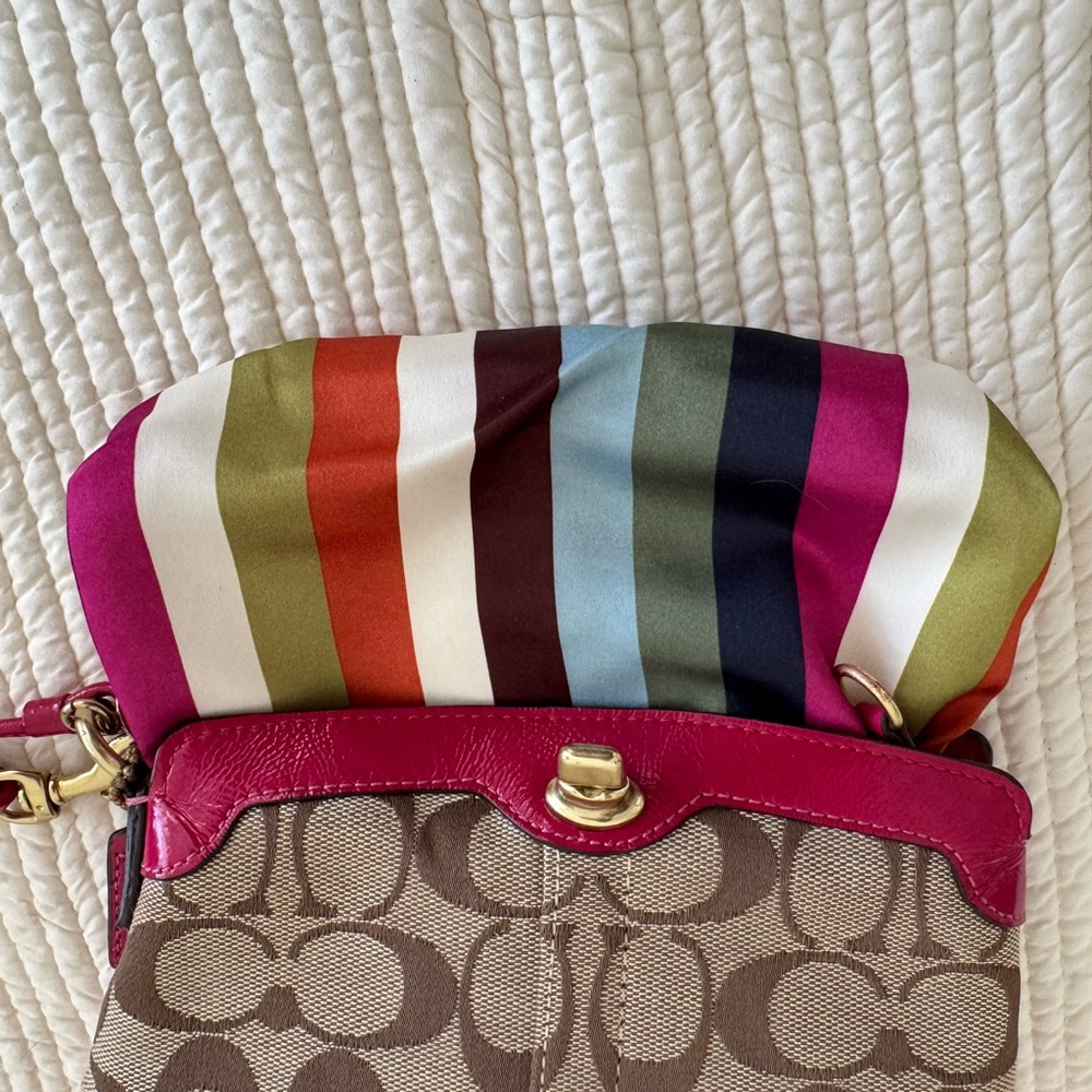 Coach Legacy Signature C Canvas and Pink Leather Wristlet 2008 Style 41756 - Picture 16 of 16